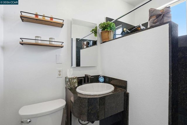1370 Vine Ave, Martinez, CA 94553