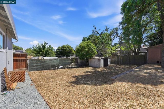 1370 Vine Ave, Martinez, CA 94553