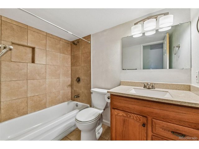 205 Wright St 204, Lakewood, CO 80228