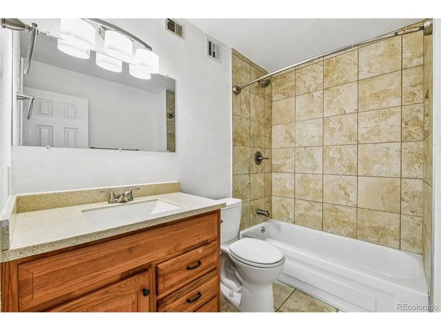 205 Wright St 204, Lakewood, CO 80228