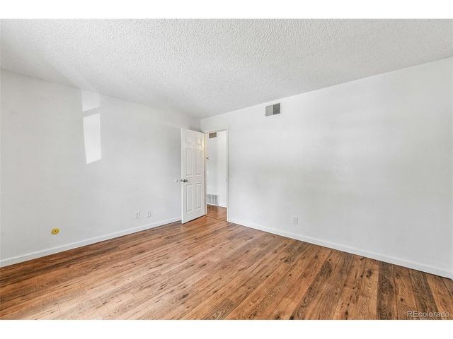 205 Wright St 204, Lakewood, CO 80228