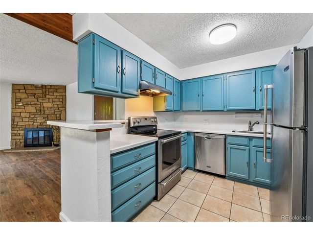 205 Wright St 204, Lakewood, CO 80228
