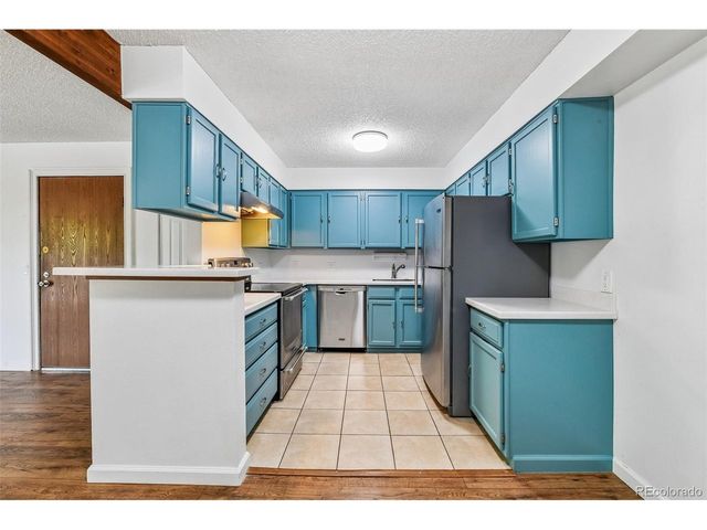 205 Wright St 204, Lakewood, CO 80228