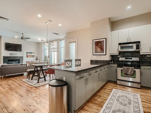 1112 Columbus Street B, Houston, TX 77019