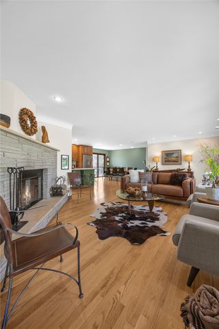 12 Fairview Knoll NE, Iowa City, IA 52240