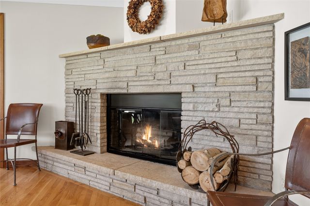 12 Fairview Knoll NE, Iowa City, IA 52240