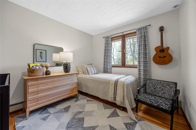 12 Fairview Knoll NE, Iowa City, IA 52240