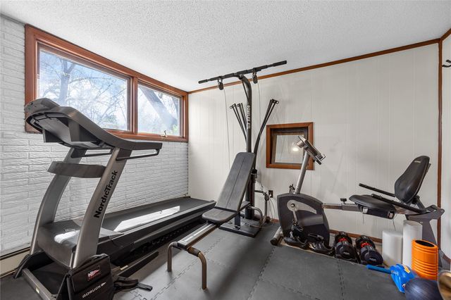 12 Fairview Knoll NE, Iowa City, IA 52240