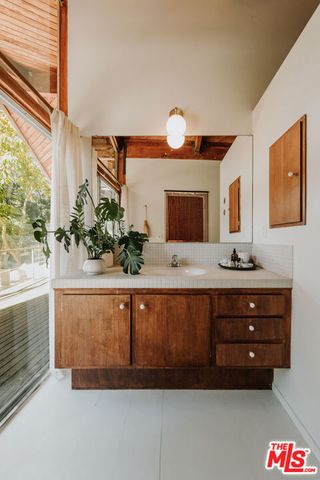 630 Hightree Road, Santa Monica, CA 90402