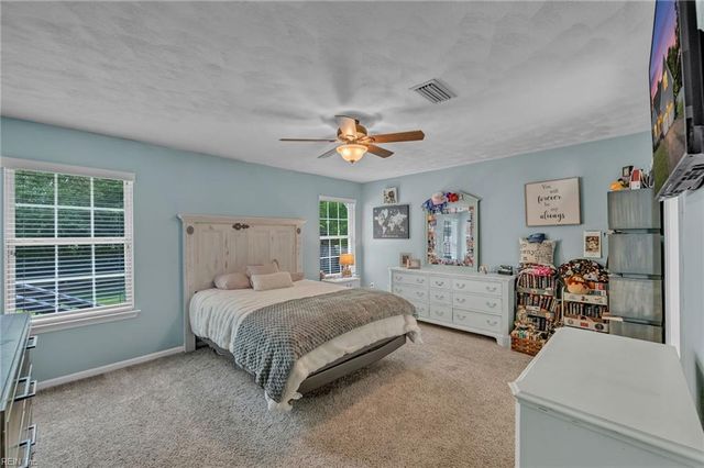 3004 Beech Grove LN, Suffolk, VA 23435