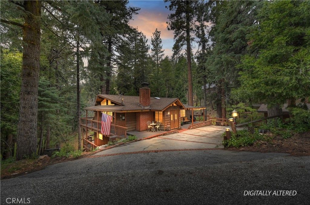 Image 1 of property listing at 2358 Rim Of The World, Running Springs, CA 92382