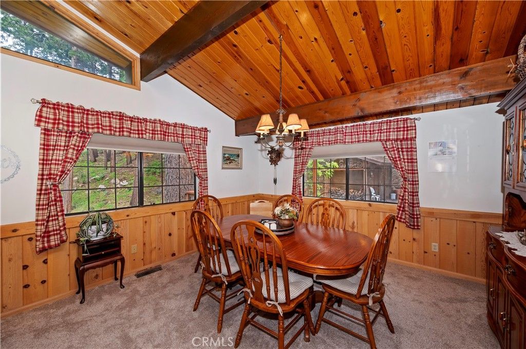 Image 10 of property listing at 2358 Rim Of The World, Running Springs, CA 92382