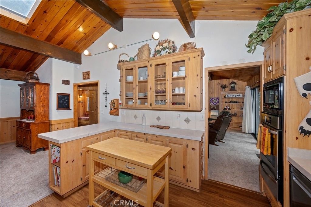 Image 13 of property listing at 2358 Rim Of The World, Running Springs, CA 92382