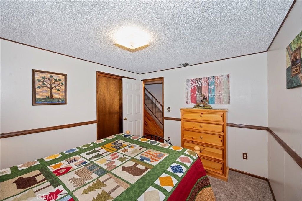 Image 24 of property listing at 2358 Rim Of The World, Running Springs, CA 92382