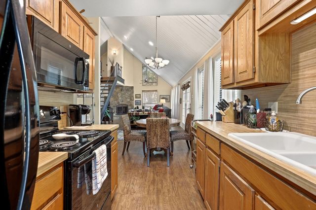 325 Lakewood Lane, Pottsboro, TX 75076