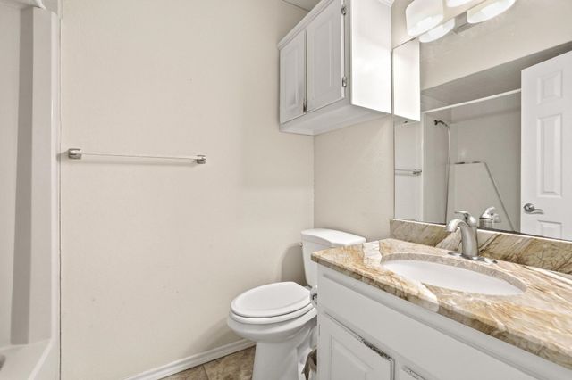 325 Lakewood Lane, Pottsboro, TX 75076