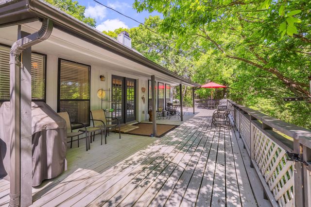 325 Lakewood Lane, Pottsboro, TX 75076