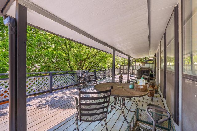 325 Lakewood Lane, Pottsboro, TX 75076