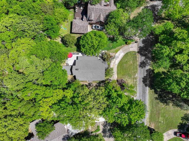 325 Lakewood Lane, Pottsboro, TX 75076