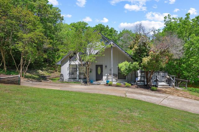 325 Lakewood Lane, Pottsboro, TX 75076