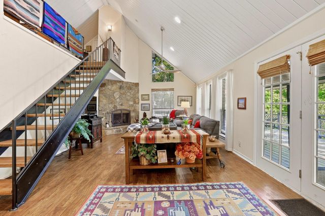 325 Lakewood Lane, Pottsboro, TX 75076