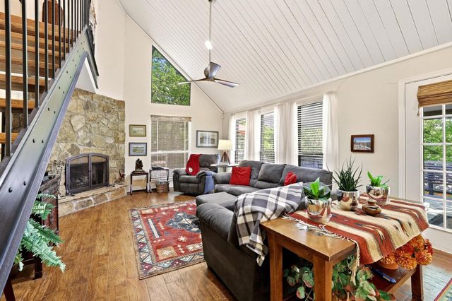 325 Lakewood Lane, Pottsboro, TX 75076