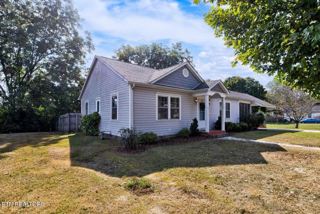 167 S College St, Madisonville, TN 37354