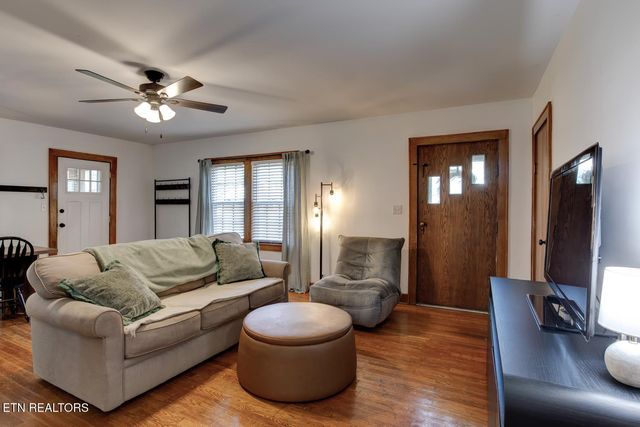 167 S College St, Madisonville, TN 37354