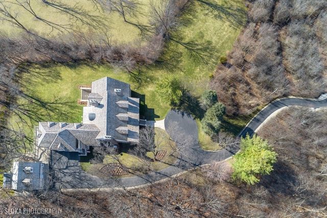 383 County Line Road, Barrington Hills, IL 60010