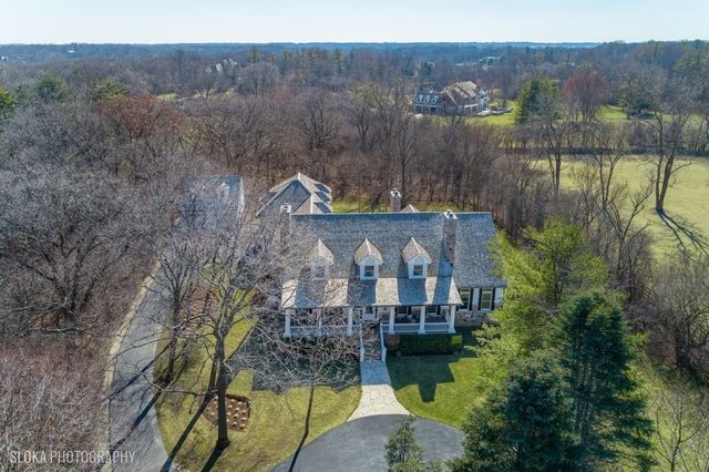 383 County Line Road, Barrington Hills, IL 60010