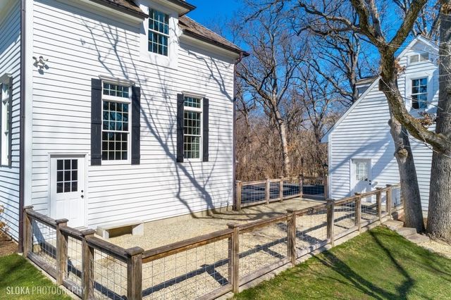 383 County Line Road, Barrington Hills, IL 60010