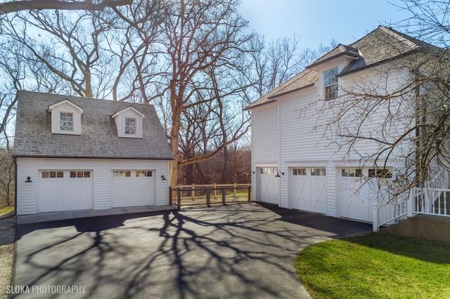 383 County Line Road, Barrington Hills, IL 60010