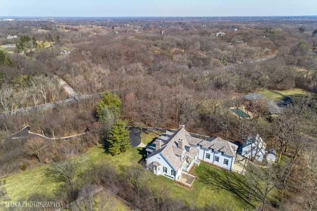383 County Line Road, Barrington Hills, IL 60010