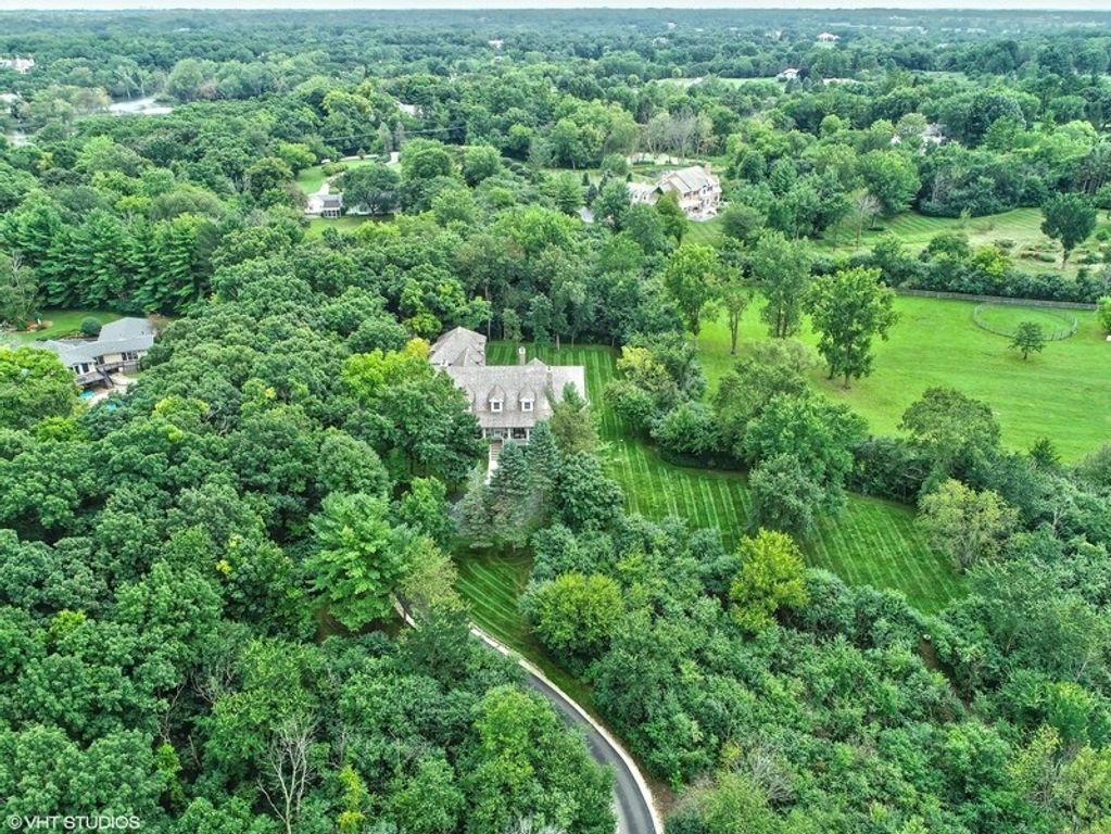 383 County Line Road, Barrington Hills, IL 60010