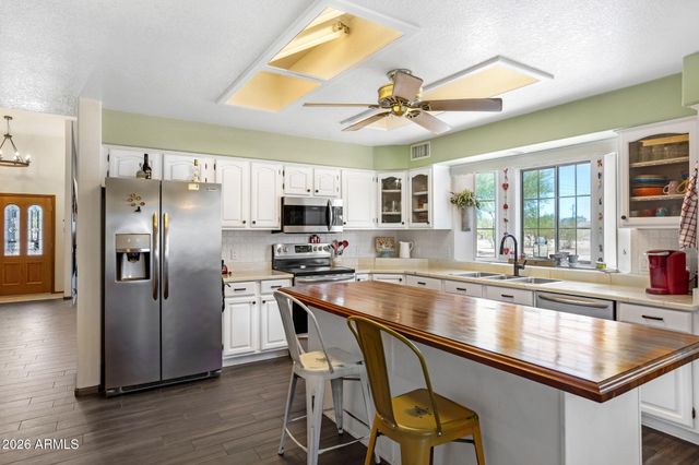 15679 W DUANE Lane, Surprise, AZ 85387