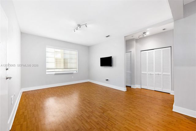 1000 Meridian Avenue 8, Miami Beach, FL 33139
