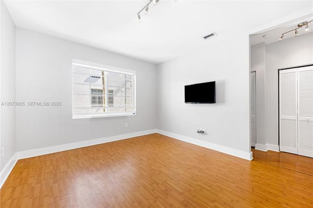 1000 Meridian Avenue 8, Miami Beach, FL 33139