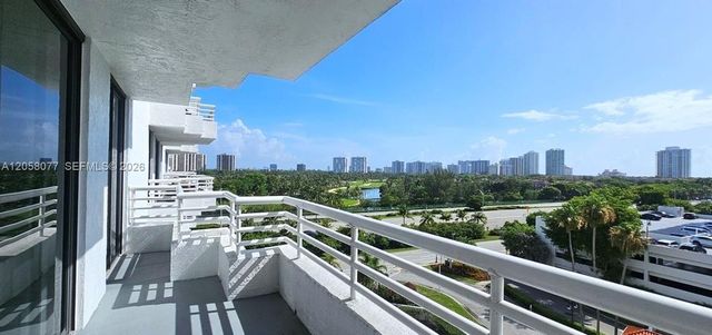 3300 NE 192nd St 809, Aventura, FL 33180