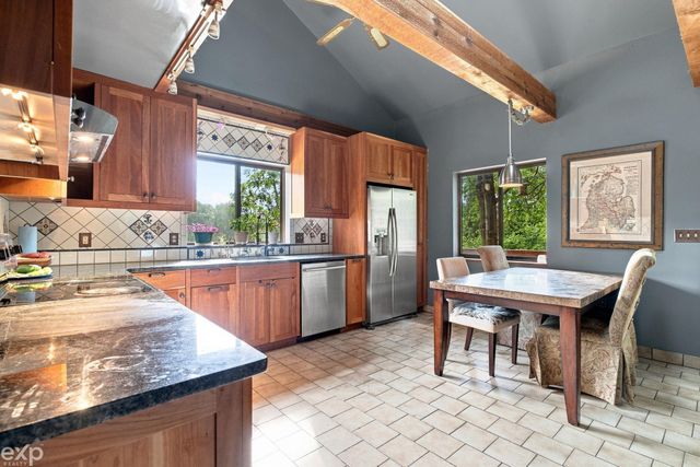 535 Goldengate Street, Lake Orion, MI 48362