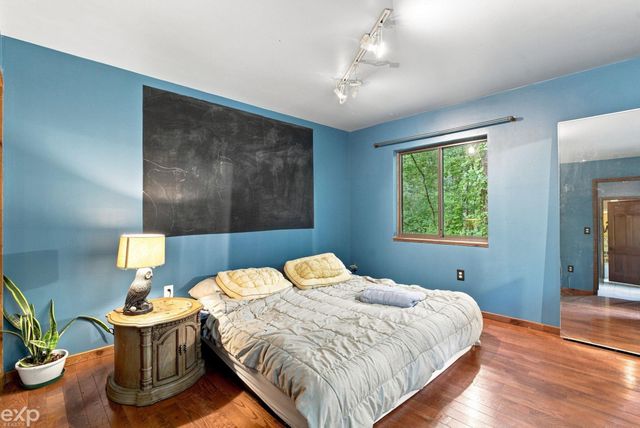 535 Goldengate Street, Lake Orion, MI 48362