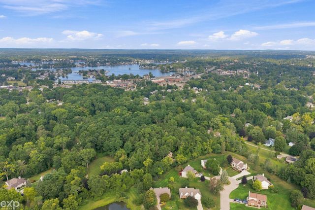 535 Goldengate Street, Lake Orion, MI 48362