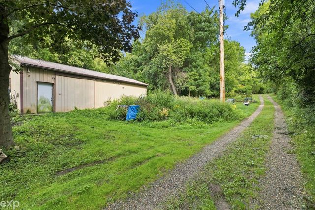 535 Goldengate Street, Lake Orion, MI 48362