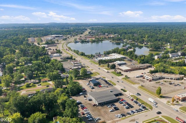 535 Goldengate Street, Lake Orion, MI 48362