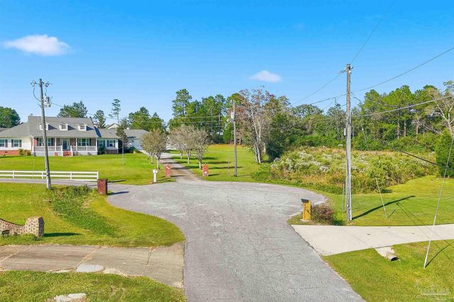1950 Meander Cir, Cantonment, FL 32533