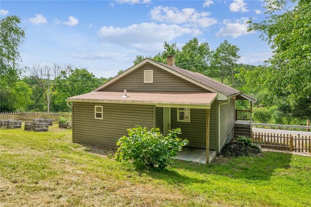 518 State Route 908 Ext, Tarentum, PA 15084