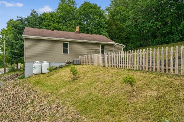 518 State Route 908 Ext, Tarentum, PA 15084