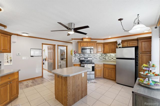 11050 Willowgreen Court, Green Oak Township, MI 48178