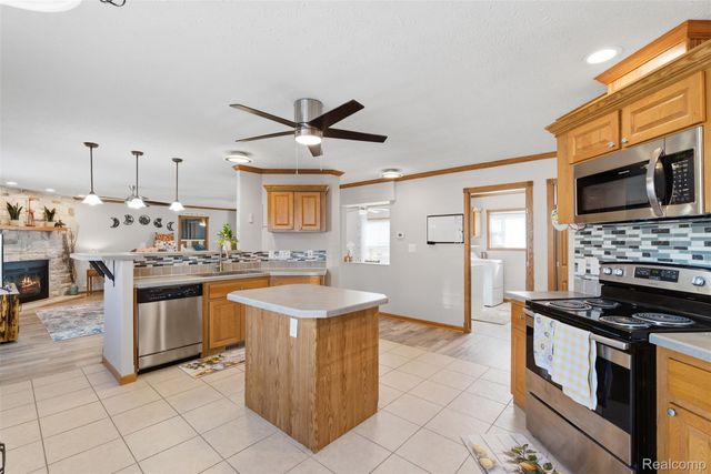11050 Willowgreen Court, Green Oak Township, MI 48178