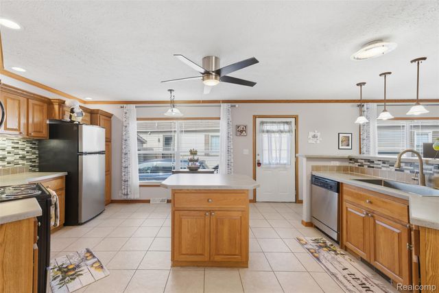 11050 Willowgreen Court, Green Oak Township, MI 48178