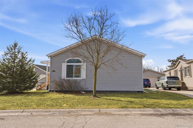 11050 Willowgreen Court, Green Oak Township, MI 48178